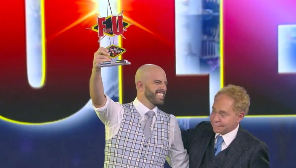 javi rufo se alzó con trofeo de fooler en penn & teller fool us