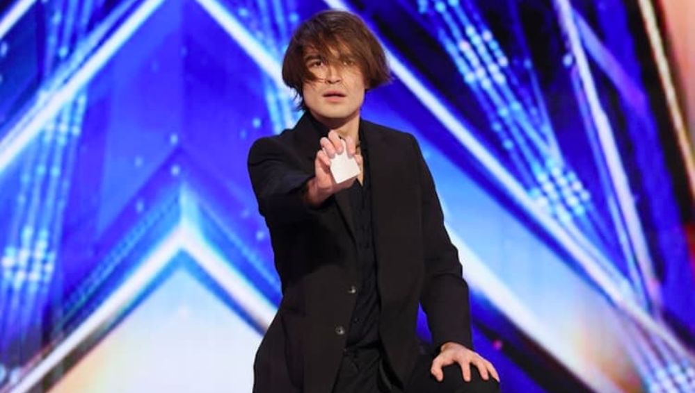 Alain Simonov deslumbra y confunde en AGT